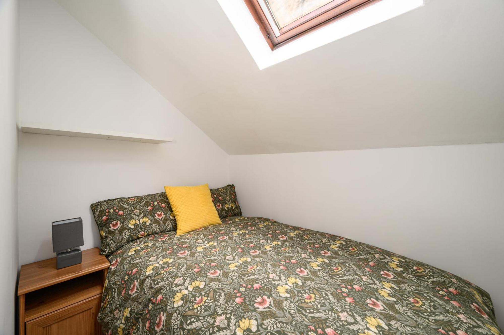 Bright - Central - Sleeps 10 Edinburgh Bagian luar foto